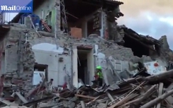Video: Hiện trường động đất ở Italia như ngày tận thế