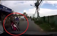Video: Pha luồn lách tử thần của người đi xe máy