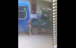 Video: Xe tải vô cớ tông đuôi xe khách, "nghiến" 4 người thương vong