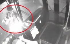 Video: Khoảnh khắc xe bus đâm cô gái 17 tuổi tử vong