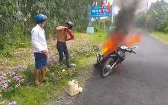 Video:Người dân nhìn xe cháy trơ khung vì không biết dùng bình cứu hỏa