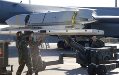Mỹ rầm rộ mang tên lửa hành trình tới Ba Lan