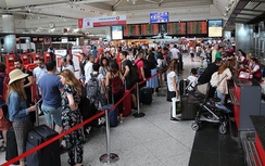 Sân bay Thổ kẹt cứng vì sắc lệnh của ông Donald Trump