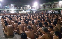 Philippines bắt các tù nhân khỏa thân để truy tìm ma túy