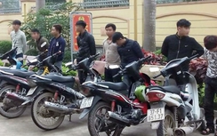 Nhóm lái xe bằng chân ở Nghệ An bị phạt hơn 40 triệu đồng