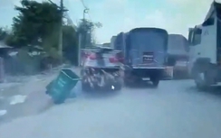 Video: Xe tải lao như điên, gây náo loạn đường phố