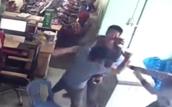 Video:Game thủ bị chủ quán tát vào mặt vì ăn trộm tiền