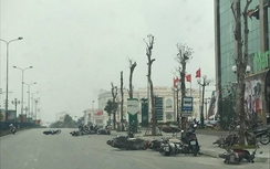 Giông lốc quật hàng chục xe máy "ngã vật" trên đường ở Phú Thọ