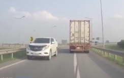 Video: Xe bán tải đi ngược chiều trên cao tốc Hà Nội-Thái Nguyên