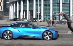 Video: Thót tim cảnh thanh niên nhảy qua nóc BMW đang phóng gần 100km/h