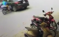 Cô gái phóng như "tên lửa" đâm ôtô giữa phố Hà Nội