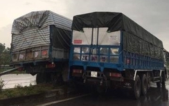 Hai xe tải dính chặt nhau trên cao tốc Nội Bài-Lào Cai