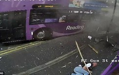 Video: Khoảnh khắc người đàn ông bị xe buýt đâm văng vẫn khỏe mạnh