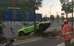 Video: Phóng Lamborghini ra oai với bạn gái gây tai nạn thảm khốc
