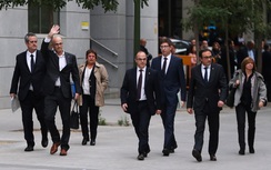 Các quan chức cũ của Catalonia bị bắt giữ đồng loạt