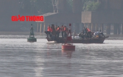 Video: Toàn cảnh trục vớt quả bom "khủng" dưới chân cầu Long Biên