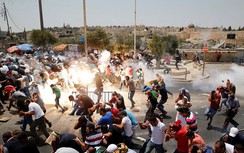 Quân đội Israel và người Palestine đụng độ kinh hoàng sau sự kiện Jerusalem