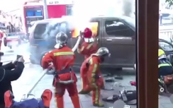 Video: Xe chở gas càn quét vỉa hè bốc cháy, 18 người bị thương