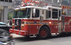 Video: Cách xe cứu hỏa đi ngược chiều khi làm nhiệm vụ ở Mỹ
