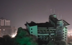 Video: Kinh hoàng hai tòa cao ốc đổ sập trong tích tắc