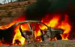 Video: Ô tô cháy như "đuốc" trên đèo Đại Ninh, 5 người bỏng nặng