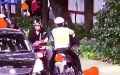 Video: Pha bắt xe của CSGT lãng mạn như phim, dân mạng... phì cười