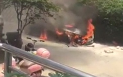 Video: BMW gần 2 tỷ cháy thành tro sau... lễ cúng xe mới