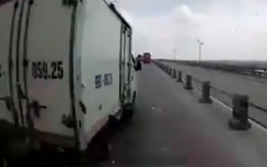 Video: Xe tải va vỡ sườn ôtô rồi bỏ chạy trên cầu Thanh Trì