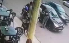 Video: Cảnh sát bắn chết bạn rồi nổ súng tự tử tại chỗ
