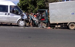 Đắk Lắk: Xe khách đối đầu xe tải, 6 người nhập viện