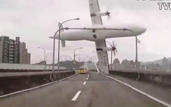 Video máy bay của TransAsia Airways đâm xuống sông