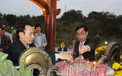 Thứ trưởng Bộ GTVT dâng hương tại thành cổ Quảng Trị