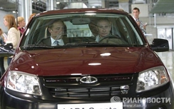 Tổng thống Putin trực tiếp lái xe đưa khách đi dạo
