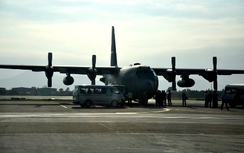 Cận cảnh máy bay siêu vận tải của không quân Mỹ tại Đà Nẵng