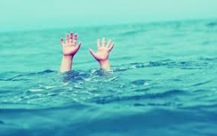 Học sinh lớp 4 chết đuối dưới hầm đất