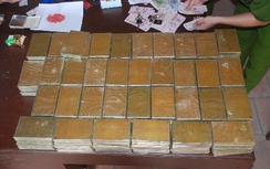 Bắt 3 đối tượng người Lào vận chuyển hơn 200 bánh heroin