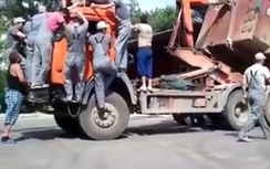 Cách xử lý sự cố thùng xe lật ngửa khi chở quá tải