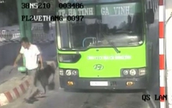 Nghệ An: Thu được hình ảnh hành khách đâm nhân viên xe buýt
