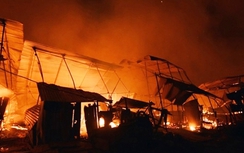 Hà Nội: Cháy lớn trong đêm, 4.000 công nhân hoảng loạn bỏ chạy