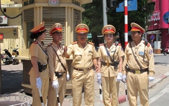 Hà Nội đề bạt 6 nữ CSGT làm chỉ huy