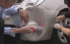 Video: Sửa vết móp ô tô bằng... máy sấy tóc