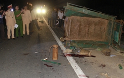 Kinh hoàng xe tải tông công nông, 14 người thương vong