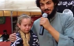 Bị ép cưới chiến binh IS, bé gái 9 tuổi khóc thét (video)