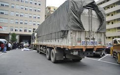 Bắt 2 xe tải chở 20 tấn hàng không có nguồn gốc