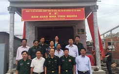 Ban QLDA đường Hồ Chí Minh tặng nhà tình nghĩa ở Cà Mau