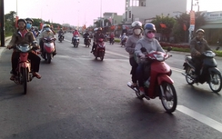 Lượng xe đông, di chuyển chậm nhưng không kẹt xe ở Tiền Giang