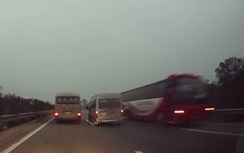 Xe khách phóng ngược chiều trên cao tốc Nội Bài-Lào Cai bị phạt nặng