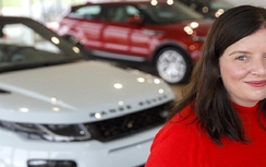 Land Rover Evoque mui trần được "sinh ra" bởi một phụ nữ
