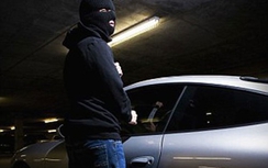 FBI cảnh báo nguy cơ hacker kiểm soát xe hơi từ xa