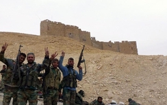 Video chiến cơ Nga oanh tạc, IS tháo chạy khỏi Palmyra